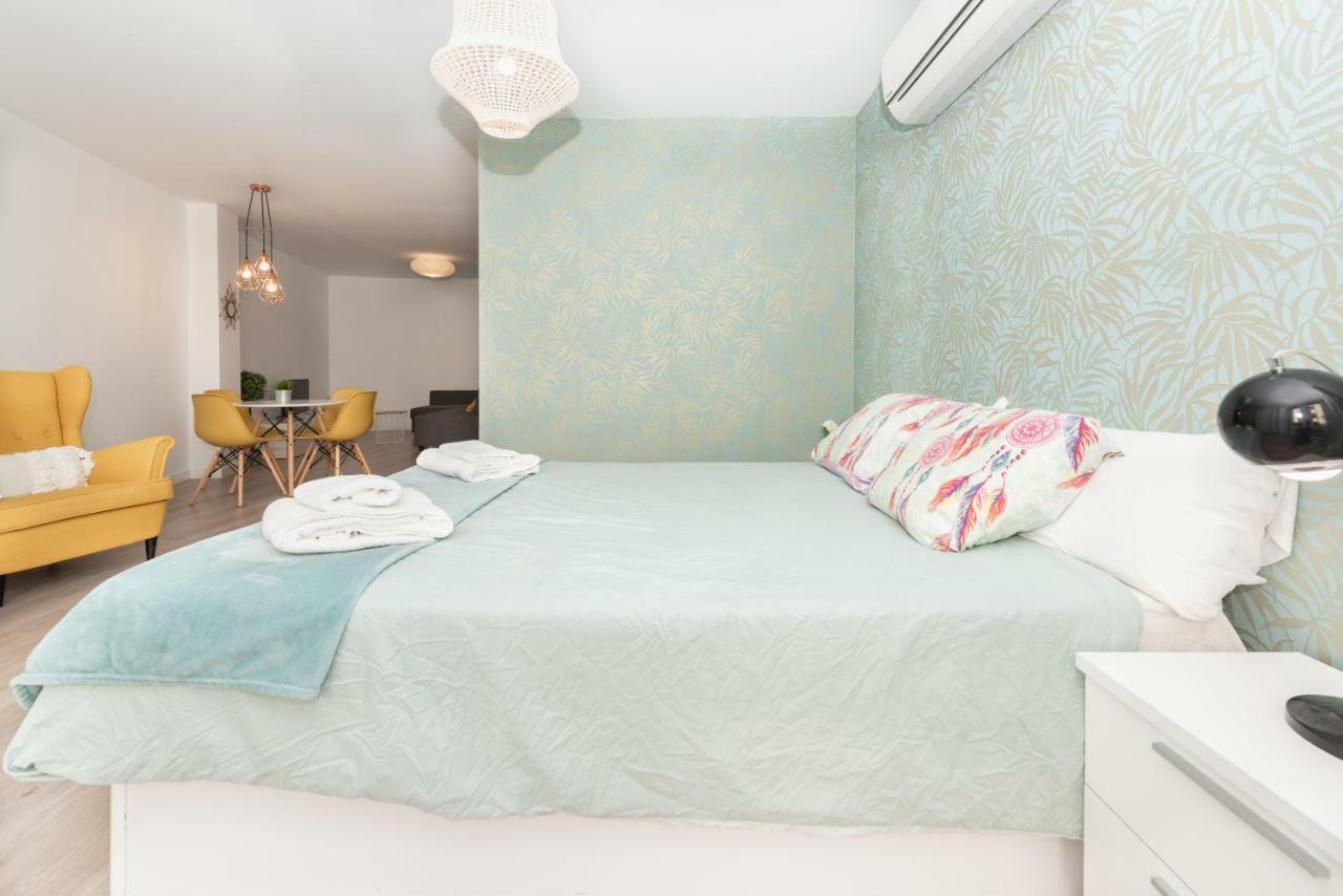Апартаменты Fantasticos Lofts Malagueta Малага Экстерьер фото