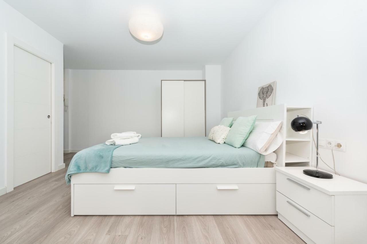 Апартаменты Fantasticos Lofts Malagueta Малага Экстерьер фото