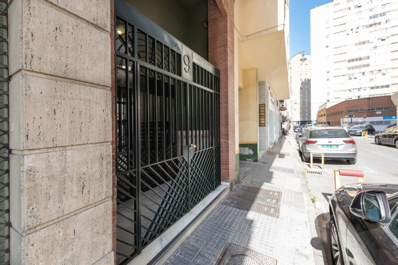 Апартаменты Fantasticos Lofts Malagueta Малага Экстерьер фото